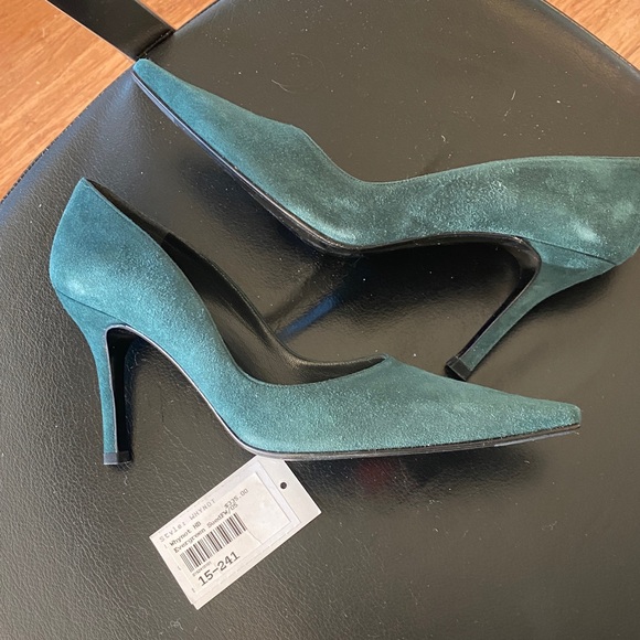 Shoes - Picture 2 of 9